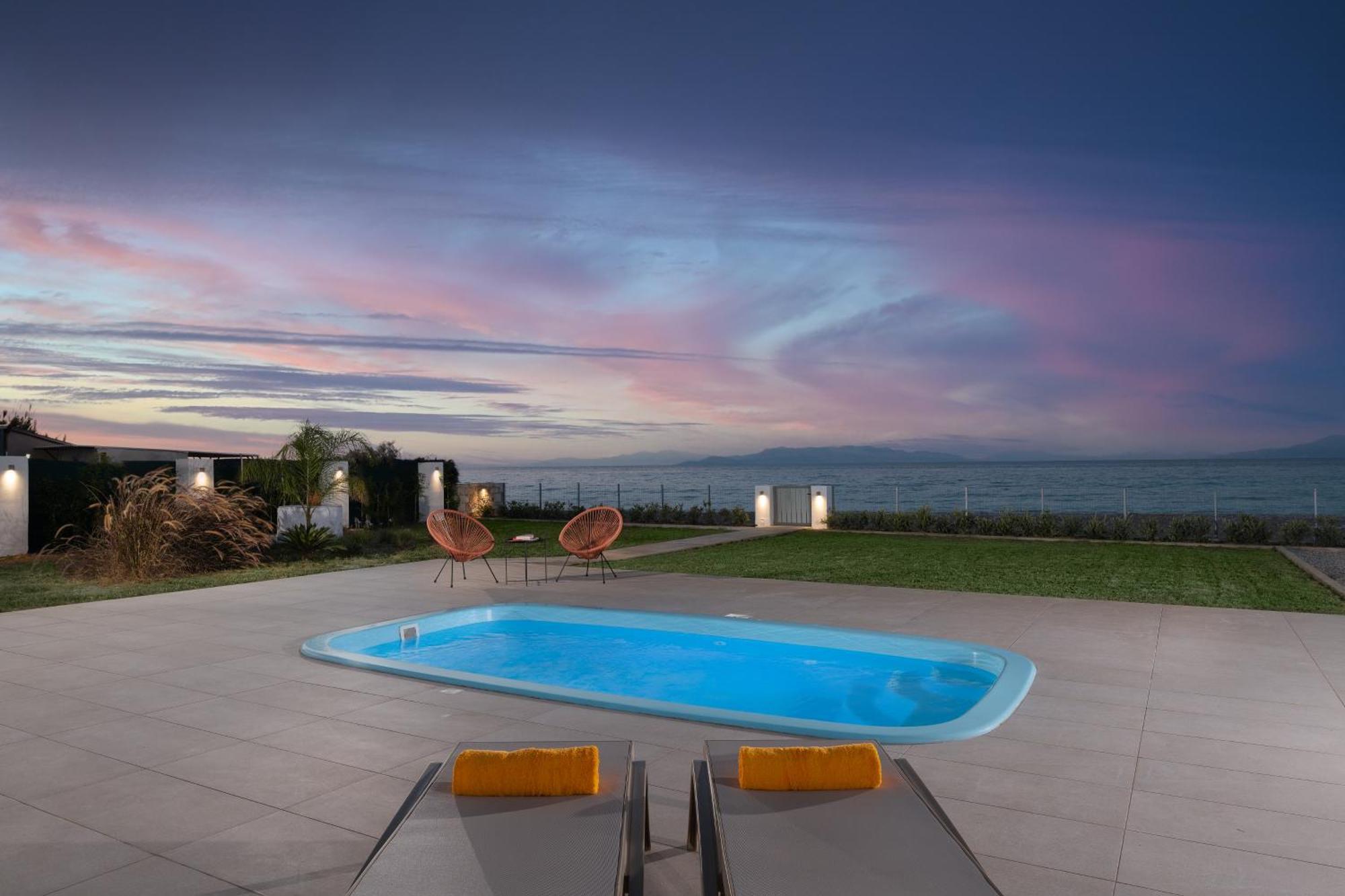 Villaer Kyra Beachfront House In Rhodes